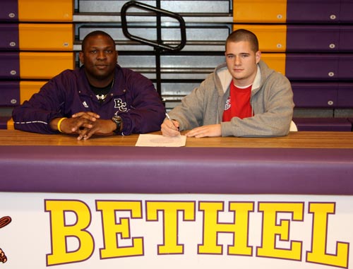 Chaz Dachenhaus commits to play for the Wildcats with Men's Soccer Head Coach Melvin Belong.